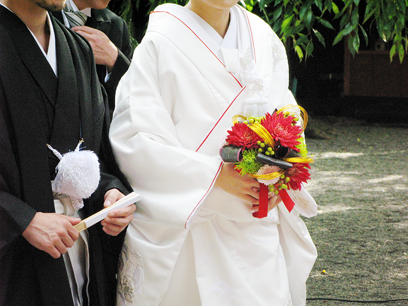 花嫁衣装の白いウエディングドレスに白無垢 結婚式に白い衣装が多い意味とは 宮の森迎賓館ウエディングblog